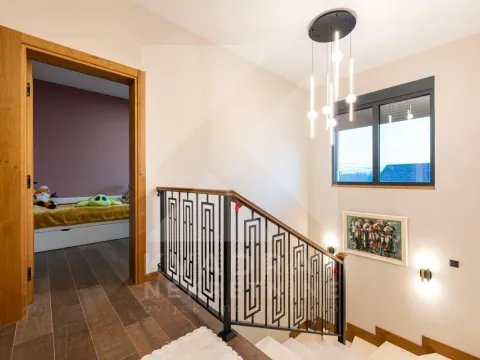 Izdavanje, kuća, 166m², Tološi, Podgorica - image 24