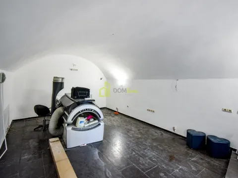 Izdavanje, poslovni prostor, 80m², Centar, Podgorica - image 9