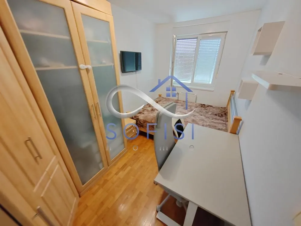 Prodaja, četvorosoban stan, 79m², Grbavica, Novi Sad Sve Podlokacije
