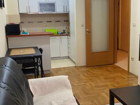 Izdavanje, jednosoban stan, 45m², Stari Aerodrom, Podgorica - image 2