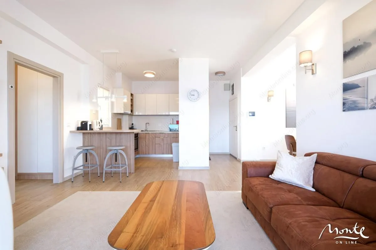 Prodaja, dvosoban stan, 66m², Tivat, Crna Gora