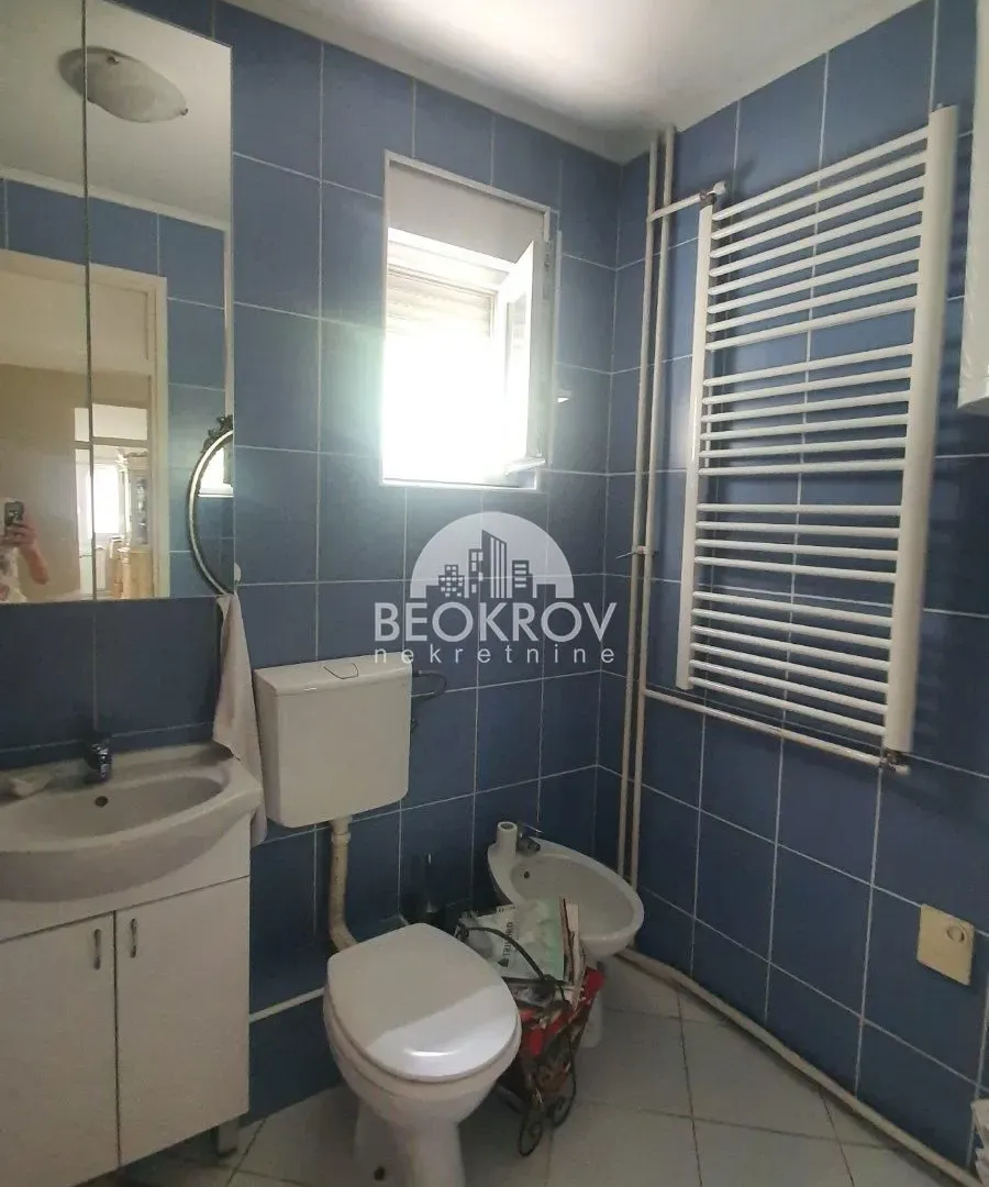 Izdavanje, četvorosoban stan, 150m², Čubura, Beograd