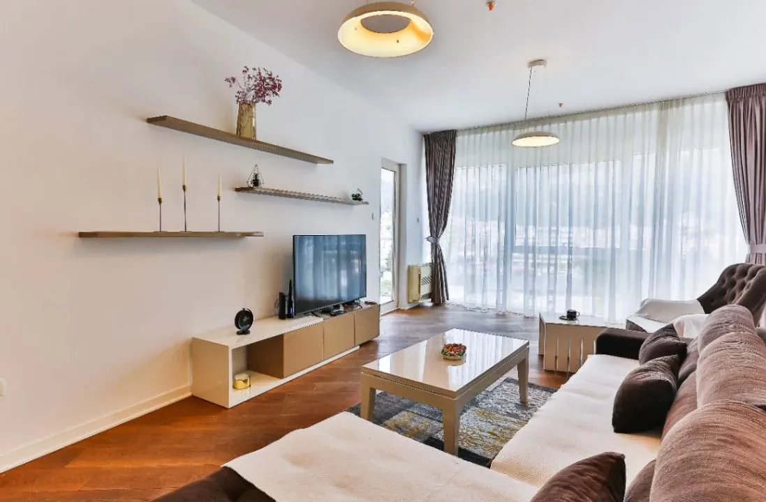 Rent, one bedroom apartment, 77m², Tree cane, Budva