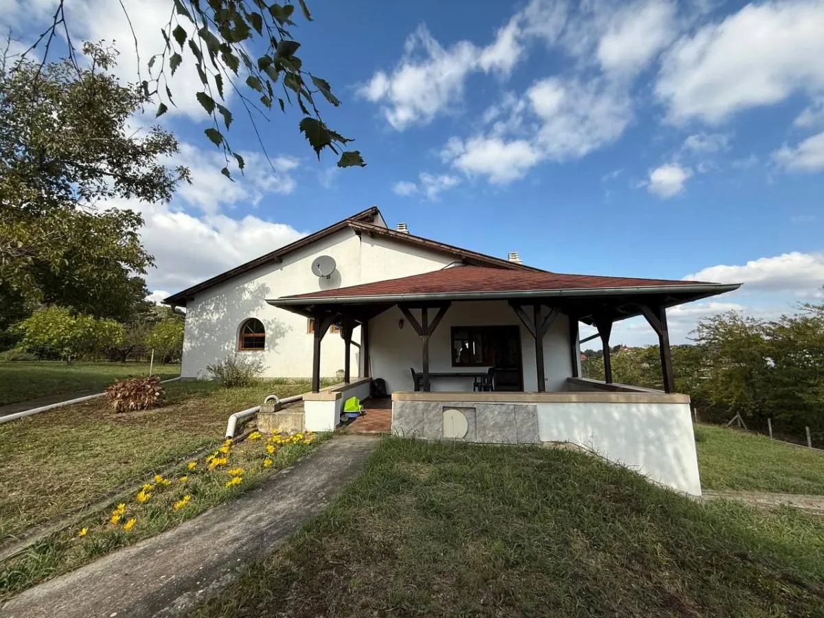 Sale, house, 204m², Bocke, Petrovaradin