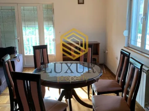 Izdavanje, kuća, 250m², Tološi, Podgorica - image 9
