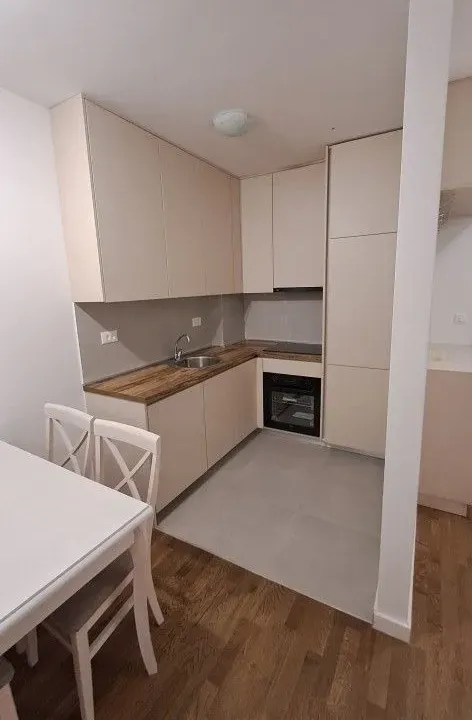 Izdavanje, jednosoban stan, 46m², Stari Aerodrom, Podgorica