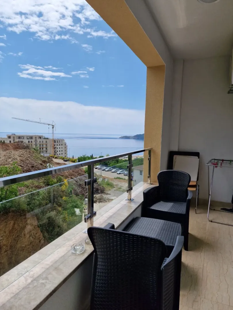Izdavanje, jednosoban stan, 44m², Bečići, Budva