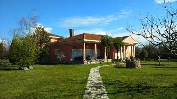 Izdavanje, kuća, 400m², Donja Gorica, Podgorica