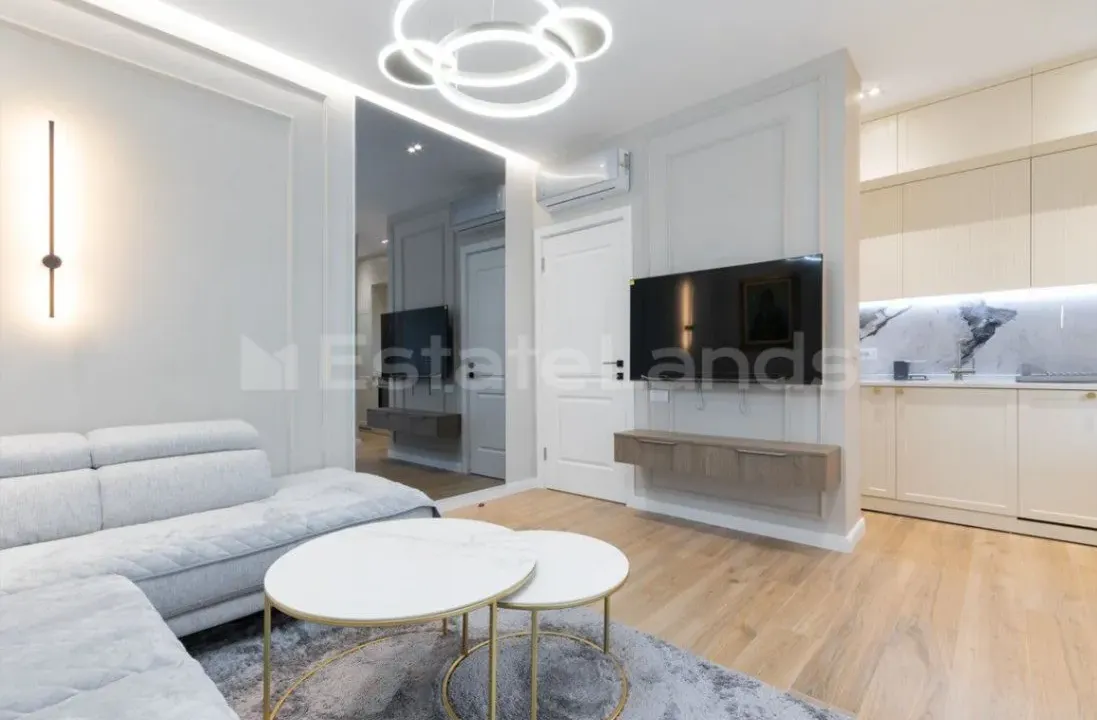 Izdavanje, dvosoban stan, 75m², Centar, Tivat