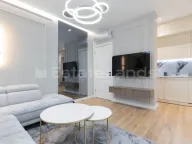 Izdavanje, dvosoban stan, 75m², Centar, Tivat - image 1