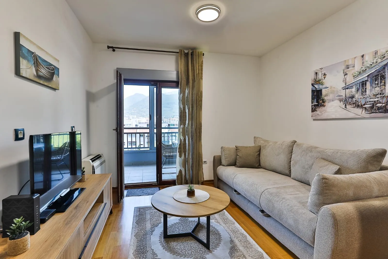 Rent, one bedroom apartment, 53m², Centar, Bar