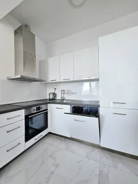 Rent, two bedroom apartment, 65m², Bečići, Budva - image 5
