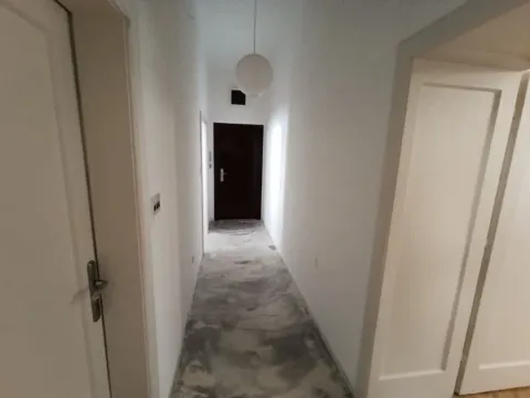 Izdavanje, poslovni prostor, 68m², Centar, Podgorica - image 8