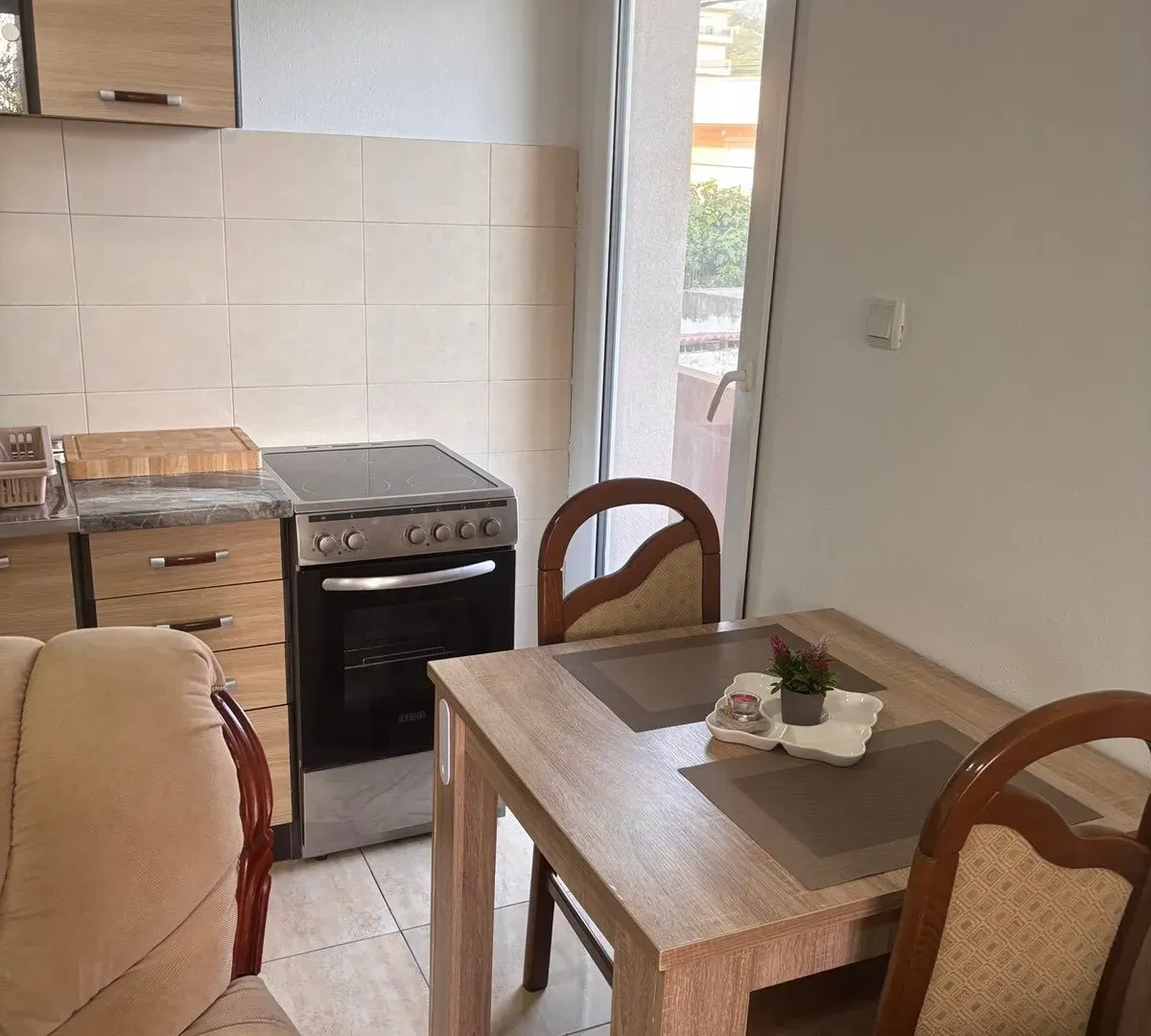 Rent, one bedroom apartment, 55m², Centar, Bar