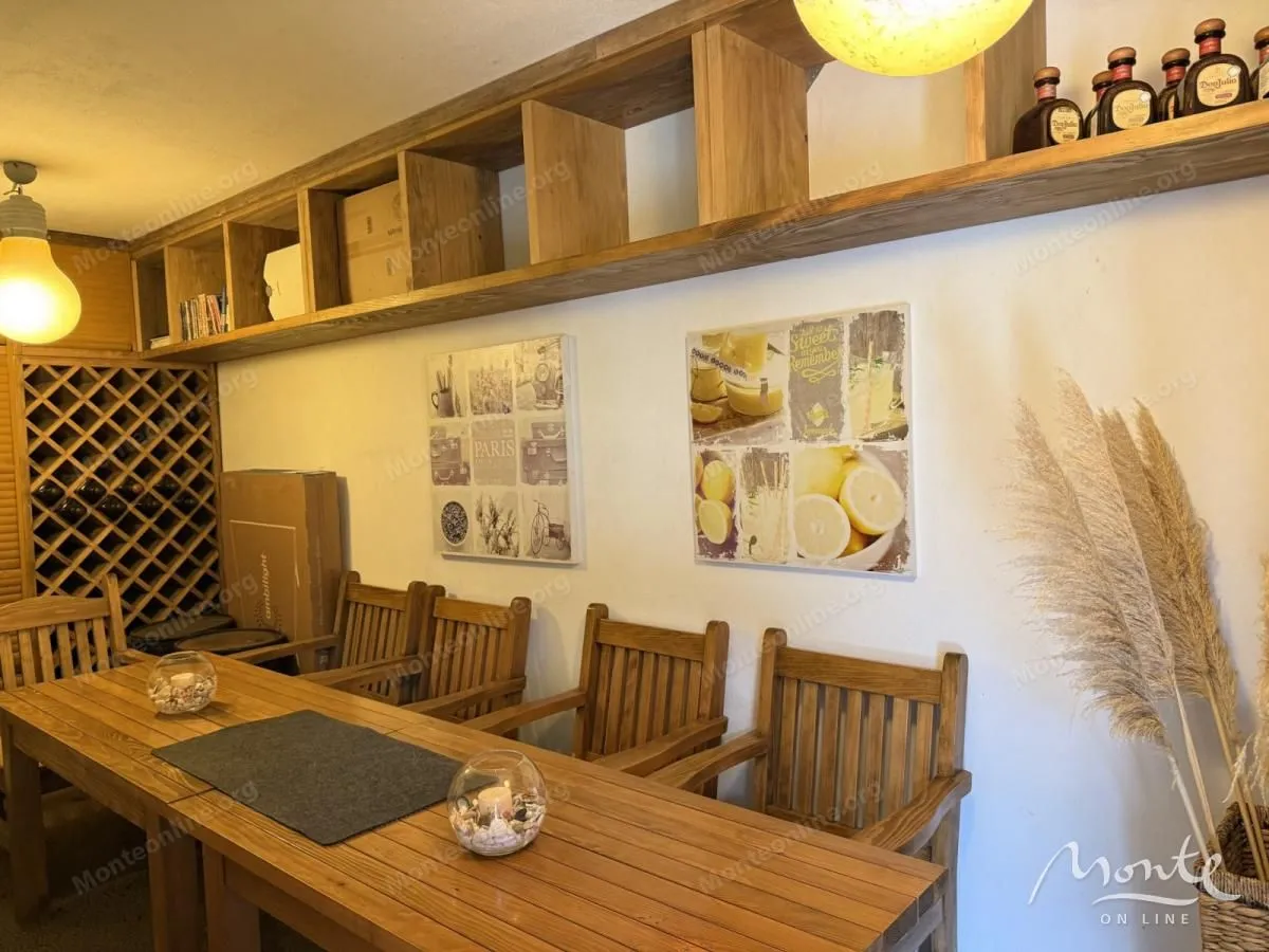 Prodaja, dvosoban stan, 74m², Dobrota, Kotor