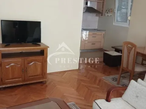 Izdavanje, dvosoban stan, 80m², City Kej, Podgorica - image 8