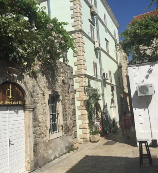 Sale, one bedroom apartment, 48m², Stari Grad, Budva