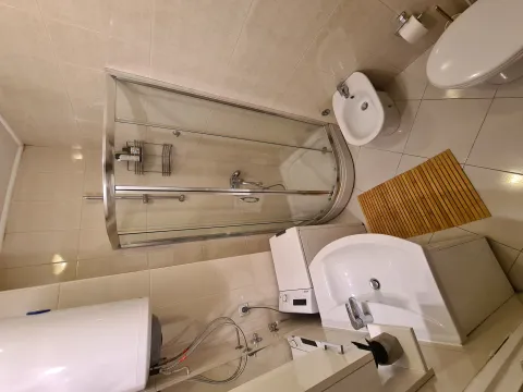 Izdavanje, dvosoban stan, 65m², Stara Varoš, Podgorica - image 15