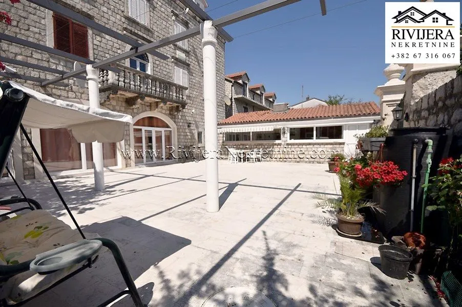 Prodaja, kuća, 234m², Baošići, Herceg Novi