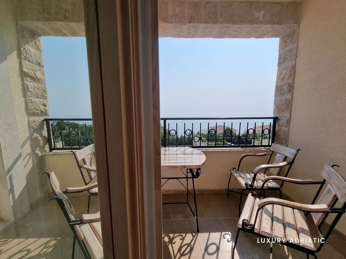 Sale, house, 1000m², Reževići, Budva