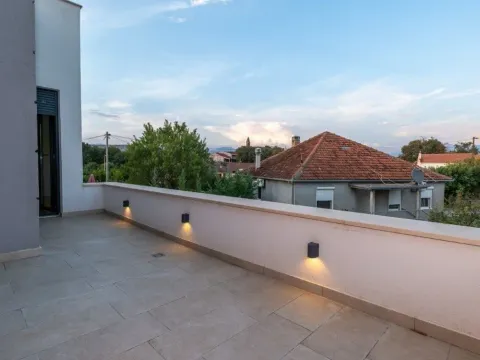 Rent, house, 180m², Gornja Gorica, Podgorica - image 24