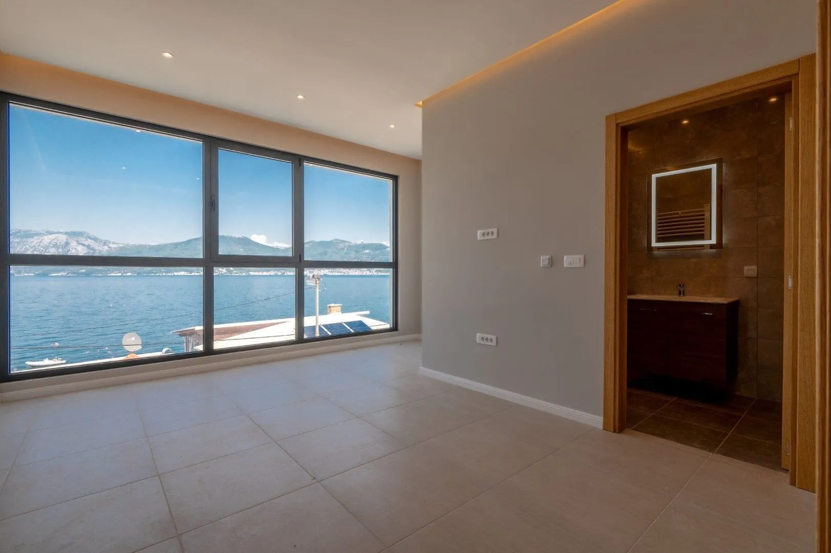 Prodaja, kuća, 200m², Krašići, Tivat