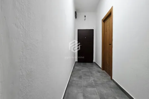 Prodaja, jednosoban stan, 69m², Centar, Podgorica - image 11