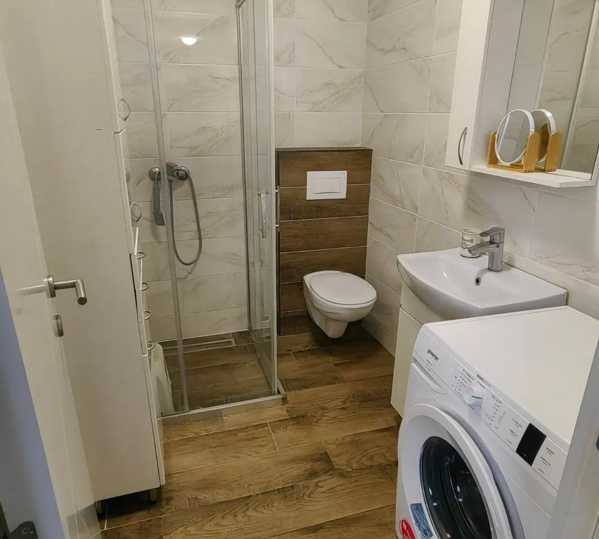 Izdavanje, dvosoban stan, 54m², Mala Amerika, Zrenjanin