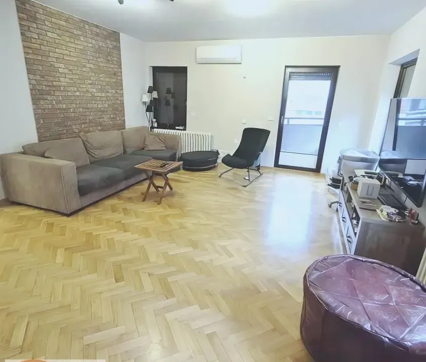 Izdavanje, trosoban stan, 96m², Banovo Brdo, Beograd