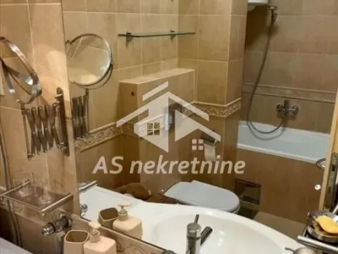 Izdavanje, stan, 74m², Đeram Pijaca, Beograd - image 7