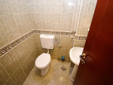 Izdavanje, dvosoban stan, 120m², Stari Aerodrom, Podgorica - image 9