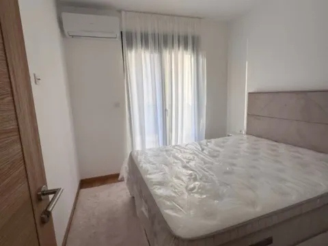 Izdavanje, dvosoban stan, 60m², City Kvart, Podgorica - image 7