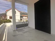 Izdavanje, kuća, 238m², Dobre Vode, Bar - image 12