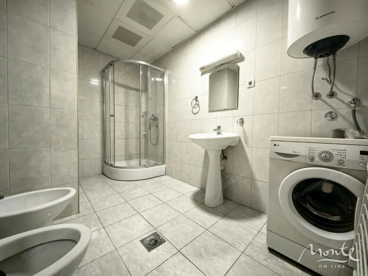 Prodaja, dvosoban stan, 74m², Podgorica, Crna Gora