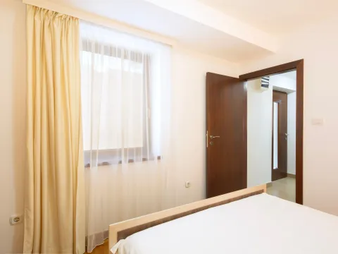Izdavanje, jednosoban stan, 45m², Bijeli Do, Budva - image 3