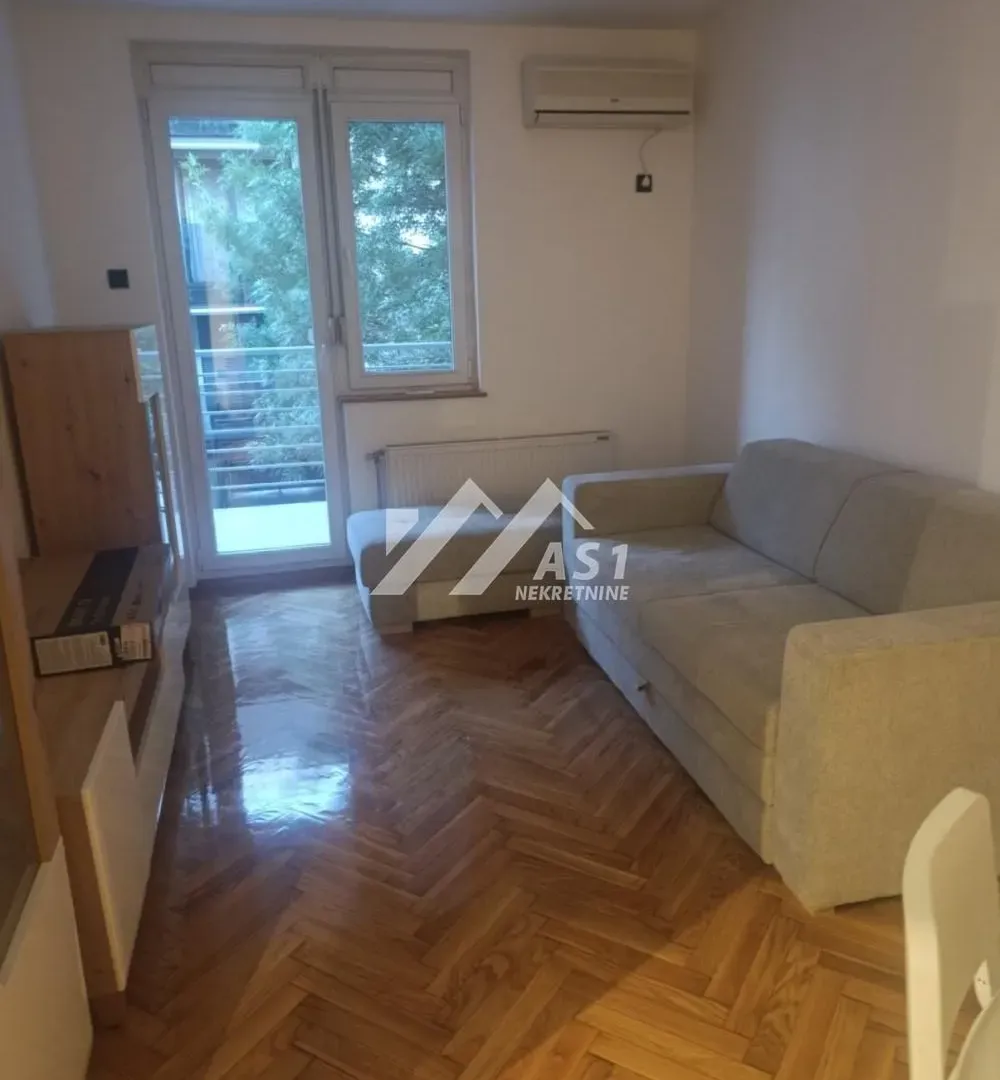 Izdavanje, dvosoban stan, 55m², Bulevar Oslobodjenja, Novi Sad Sve Podlokacije