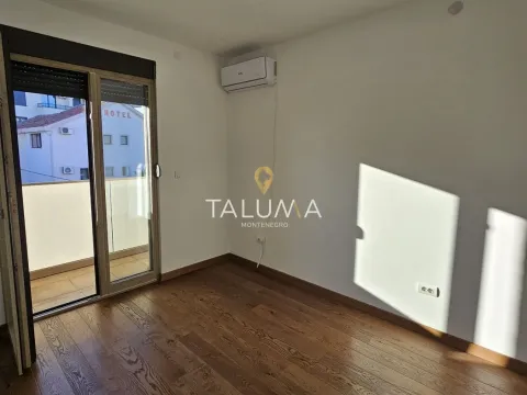 Izdavanje, dvosoban stan, 56m², City Kvart, Podgorica - image 4