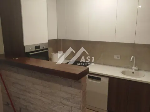 Daily-rent, three bedroom apartment, 92m², Banatić, Novi Sad Sve Podlokacije - image 12
