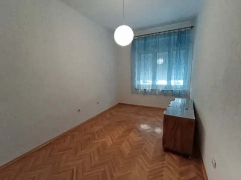 Izdavanje, poslovni prostor, 68m², Centar, Podgorica - image 4