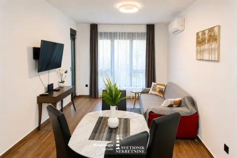 Dnevna soba sa trpezarijom i garniturom. - image 4