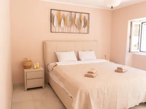 Daily-rent, house, 150m², Šišići, Kotor - image 11