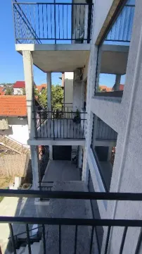 Izdavanje, četvorosoban stan, 82m², Kaludjerica, Grocka - image 8