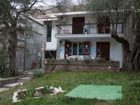Prodaja, kuća, 250m², Petrovac, Budva