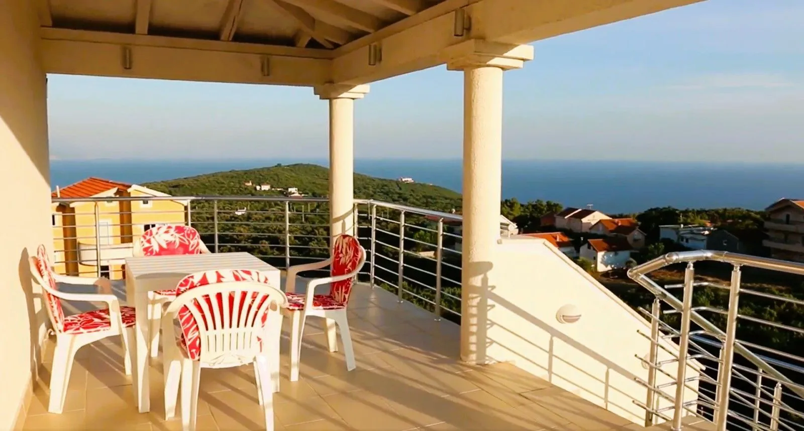 Izdavanje, kuća, 382m², Krimovica, Kotor