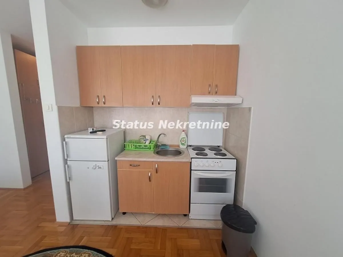 Izdavanje, garsonjera, 25m², Grbavica, Novi Sad Sve Podlokacije
