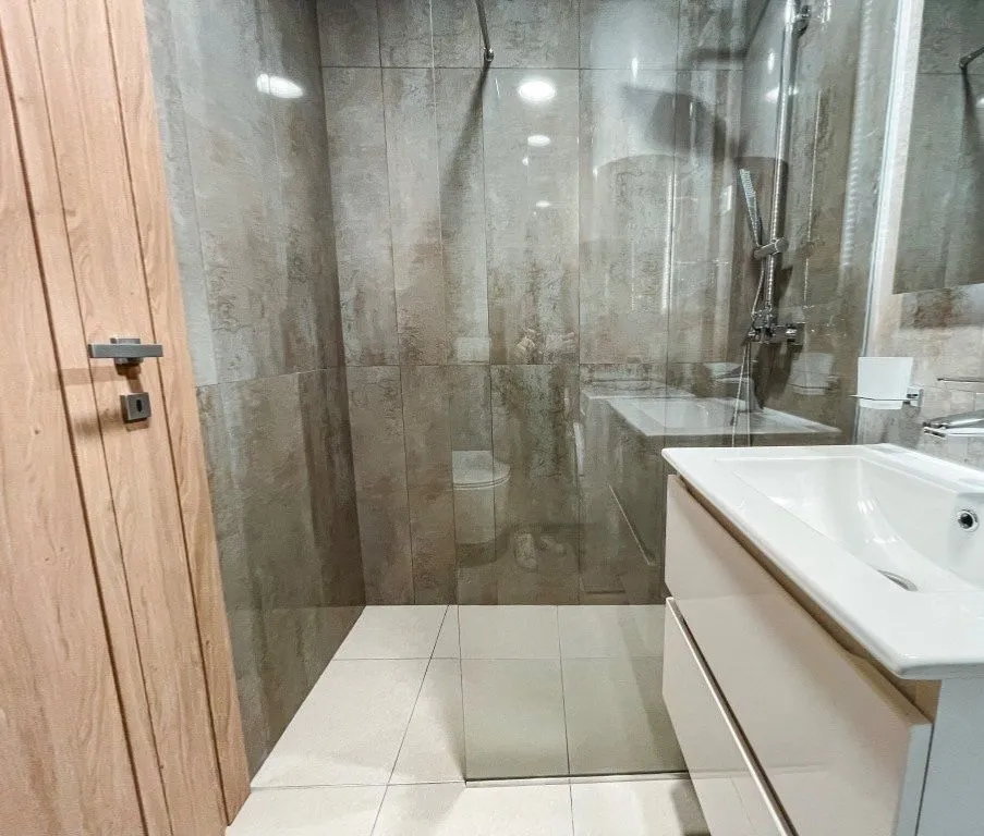 Izdavanje, jednosoban stan, 53m², Master Kvart, Podgorica
