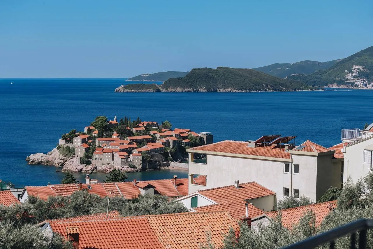 Sale, four bedroom apartment, 82m², Sveti Stefan, Budva