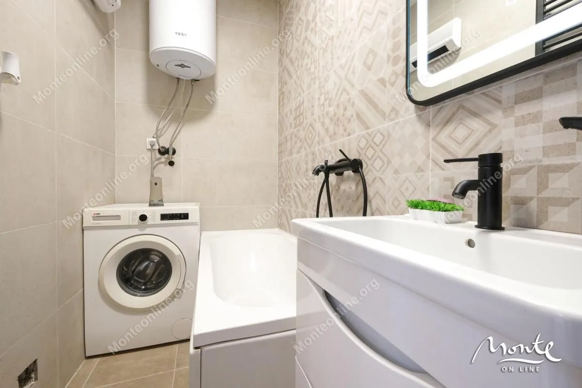 Prodaja, dvosoban stan, 77m², Tivat, Crna Gora