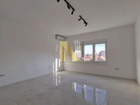 Izdavanje, poslovni prostor, 495m², Centar, Novi Sad - image 3