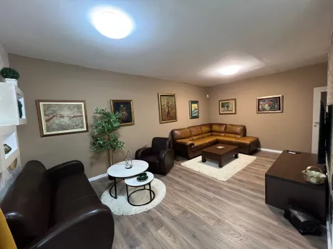 Izdavanje, trosoban stan, 108m², Momišići, Podgorica - image 6